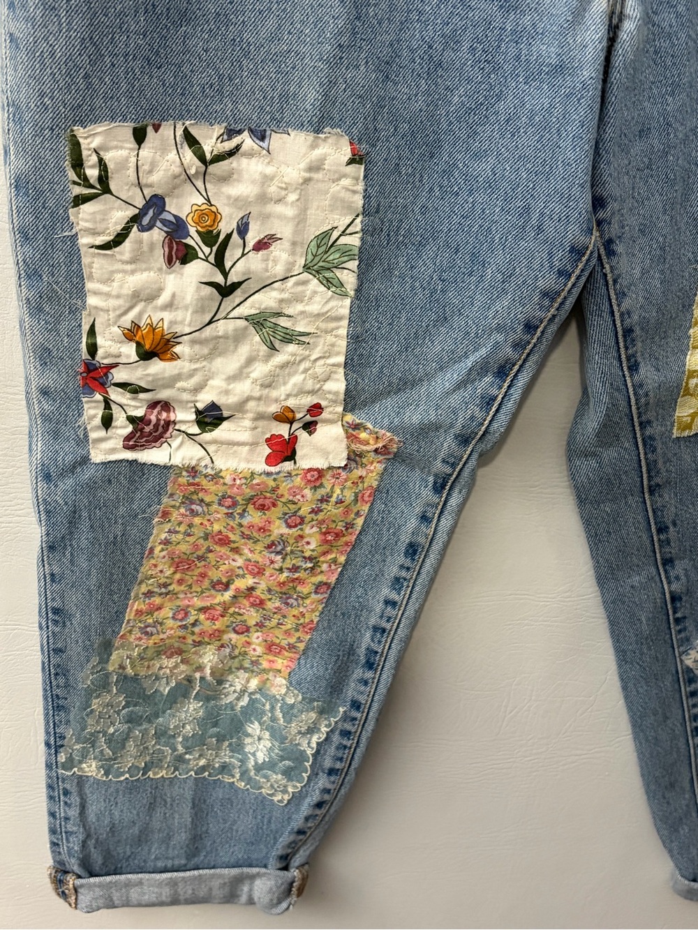 Levi's Relaxed 550 Light Blue Boyfriend Jeans with Floral Patchwork 10 - Picture 4 of 12